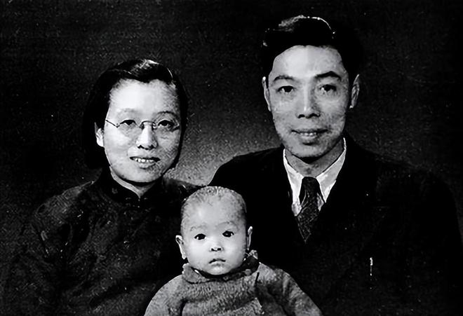 麻将胡了游戏南京解放后一名身穿旗袍的优雅女子来到35军：让你们政委来见我(图2)