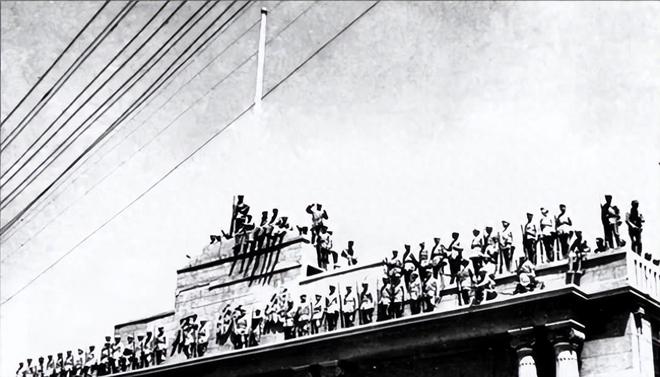 麻将胡了游戏南京解放后一名身穿旗袍的优雅女子来到35军：让你们政委来见我(图4)